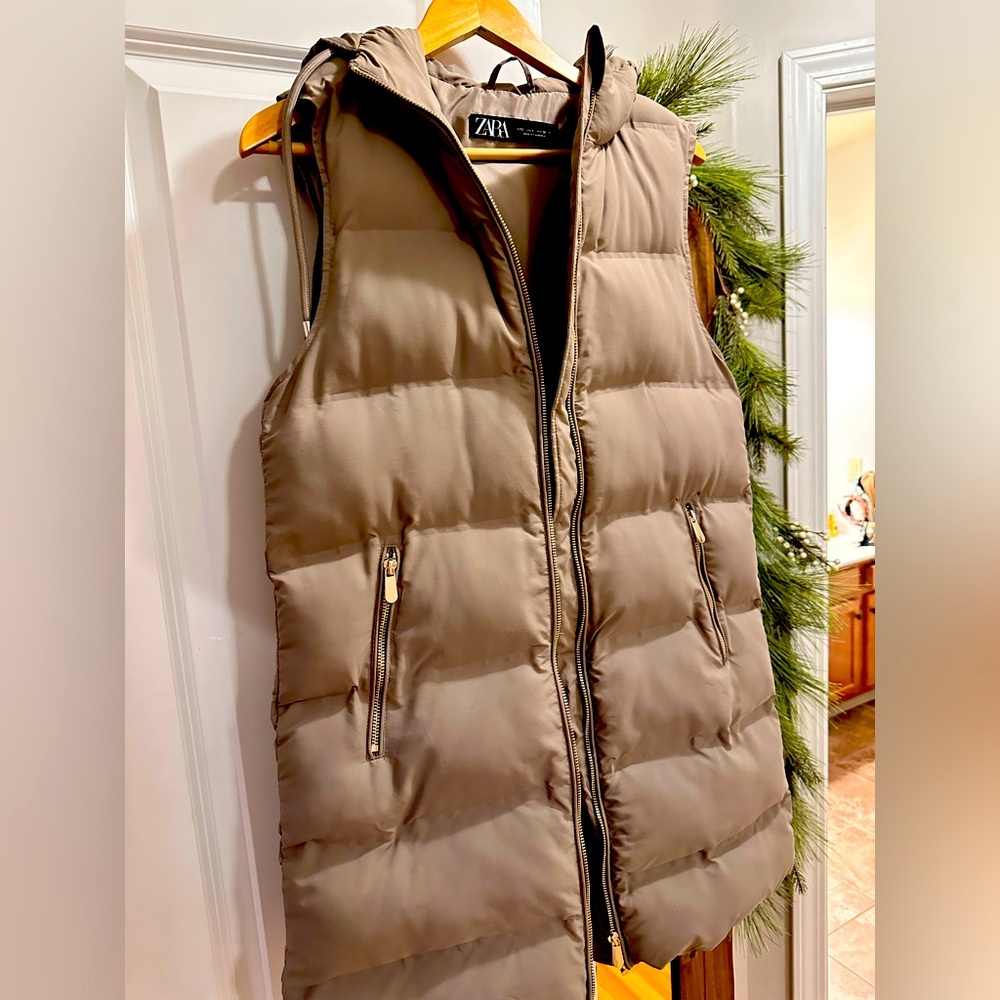 Zara Puffer long vest like new condition